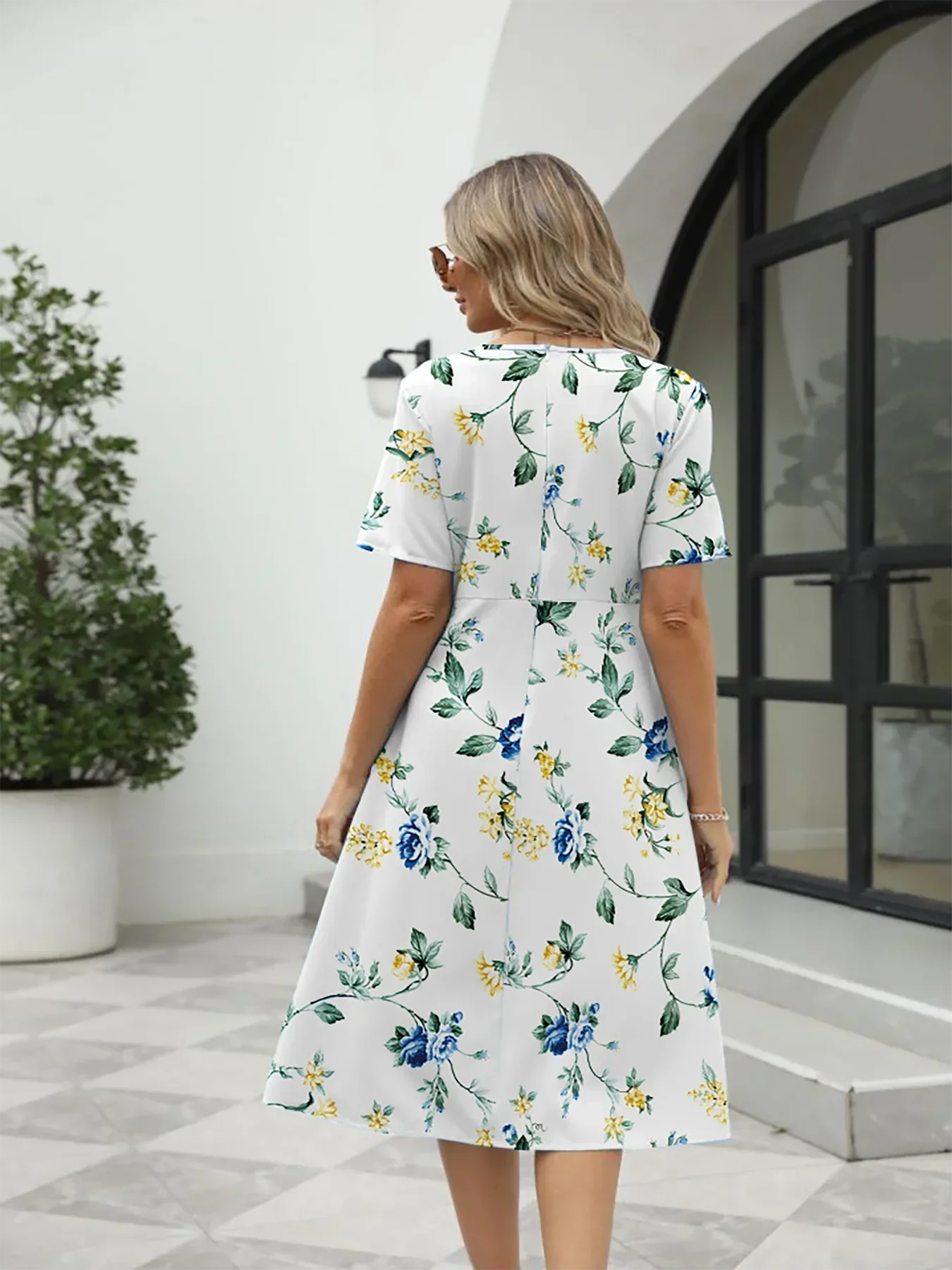 Georgina | Elegantsed midi kleit lillemustriga