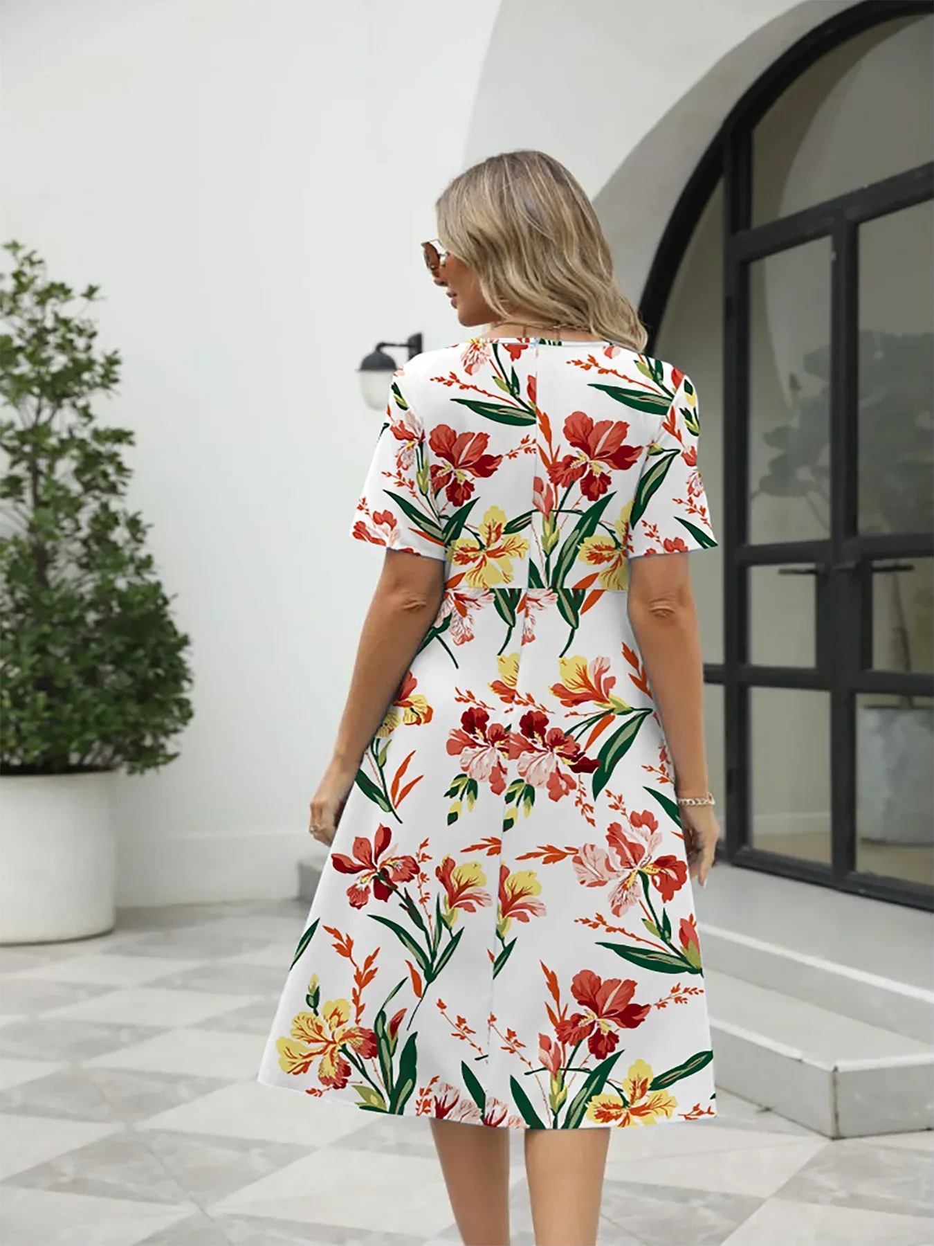 Georgina | Elegantsed midi kleit lillemustriga